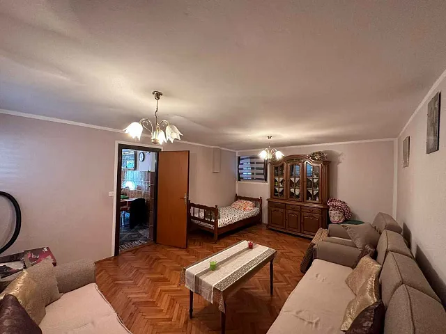 Geräumiges Haus zum Verkauf in Djenovici — photo 8